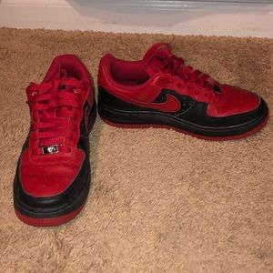 Nike black and red with stars